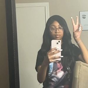 Meet your Posher, Paris